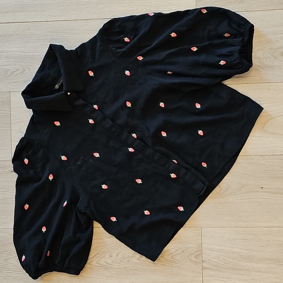 Linen Strawberry Collared‎ Button Down Balloon Sleeve Blouse, Medium - Picture 2 of 16